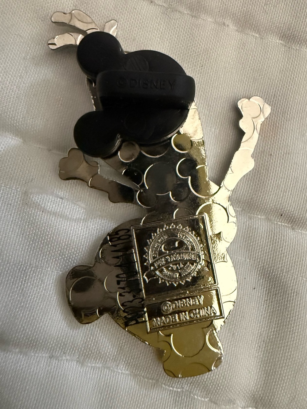 Olof Disney Character Enamel Pin - Picture 2 of 3